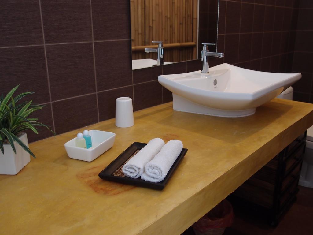 Angkana Bungalows Adults Only Thongsala Phòng bức ảnh